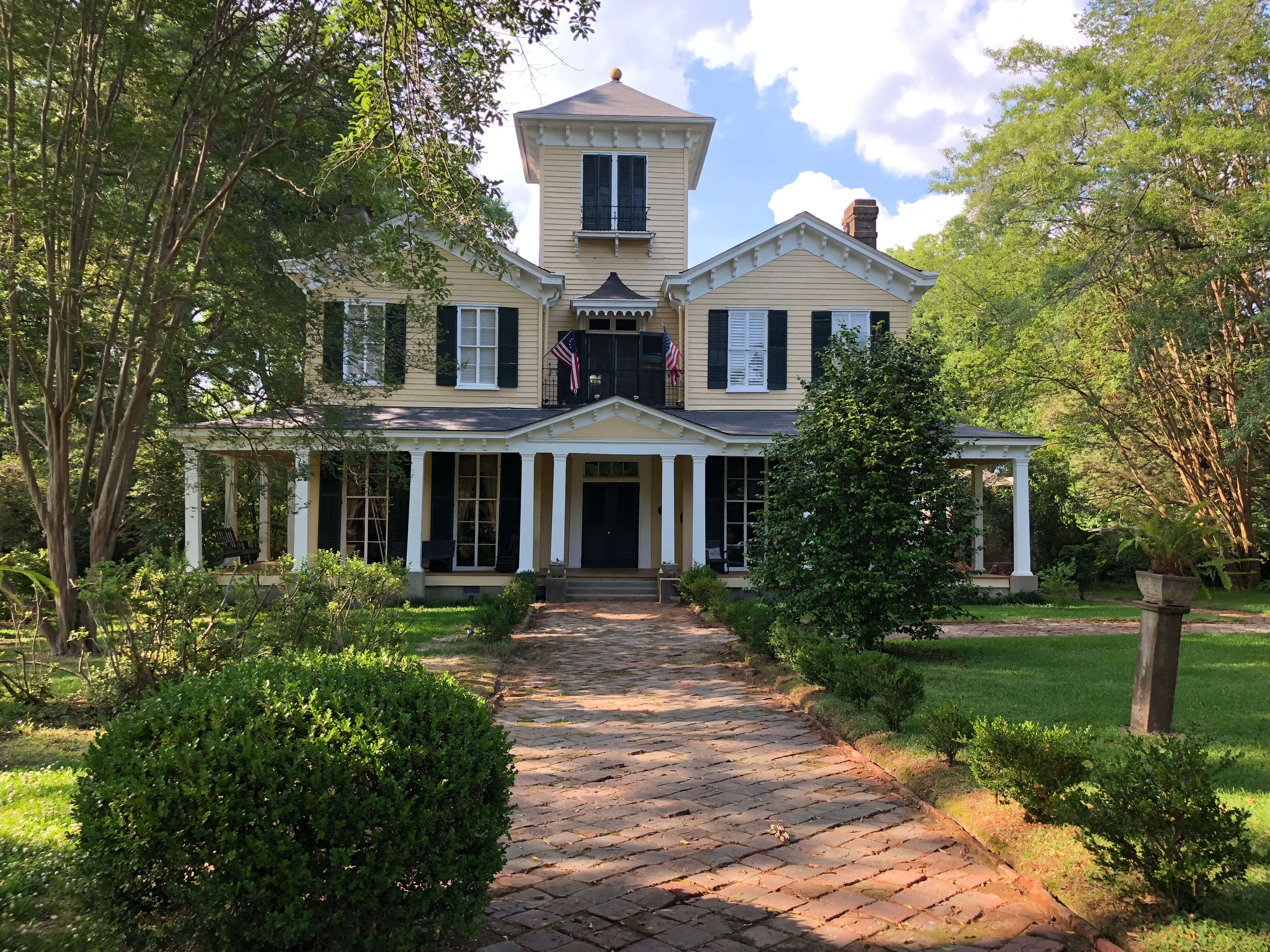 The Priestley House – Historic Mississippi Mansion for Sale